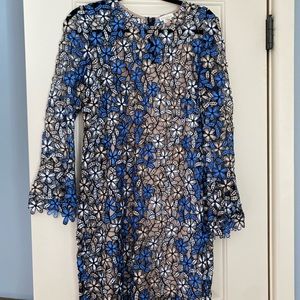 Shoshanna floral lace overlay with nude slip, bell sleeve & knee length. Size 8
